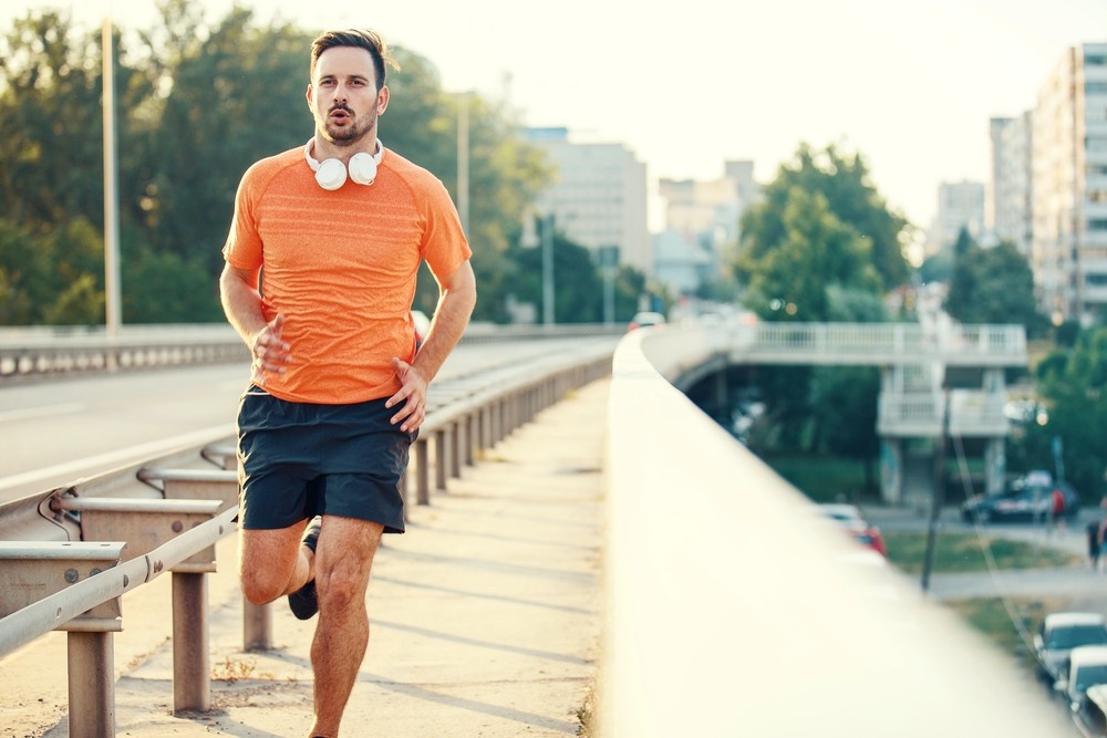 praktische-anwendung-leichte-laufbekleidung-training-wettkampf